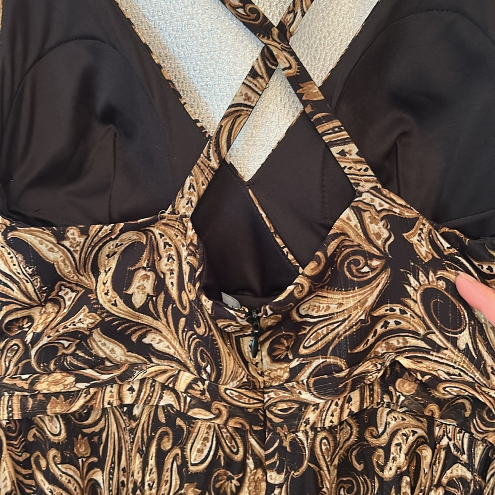 Elegant Brown Paisley Pleated Maxi Dress - Picture 7 of 10